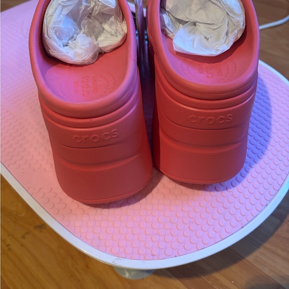 Women’s siren crocs - Picture 3 of 5